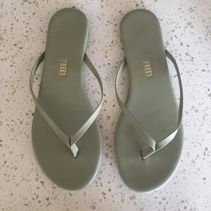 TKEES brand new sandals 🌴